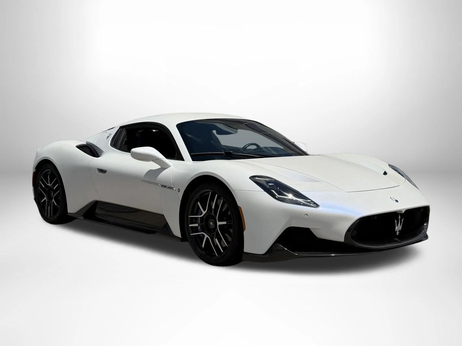 Used 2022 Bianco Audace Maserati  image 1