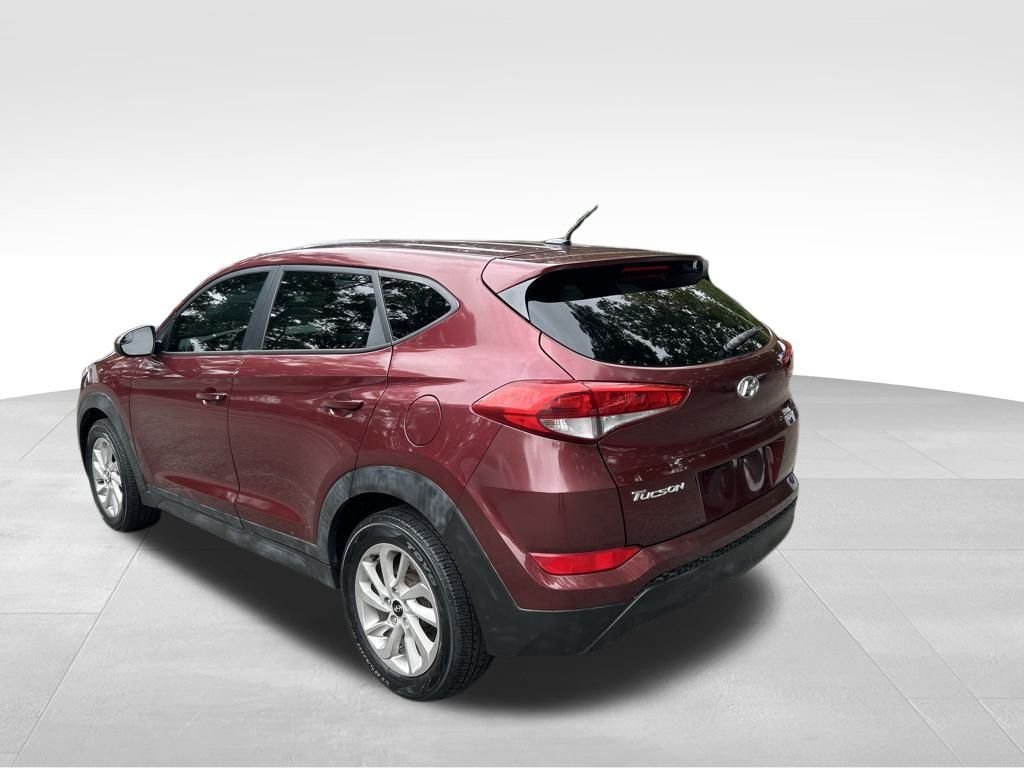 2016 Hyundai Tucson SE photo 2