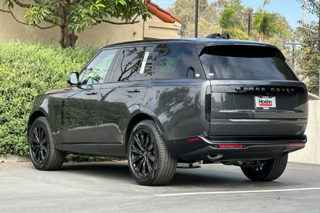 New 2027 Carpathian Grey Land Rover SE image 3