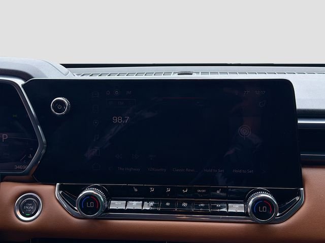 Used 2024 White GMC AT4 image 15