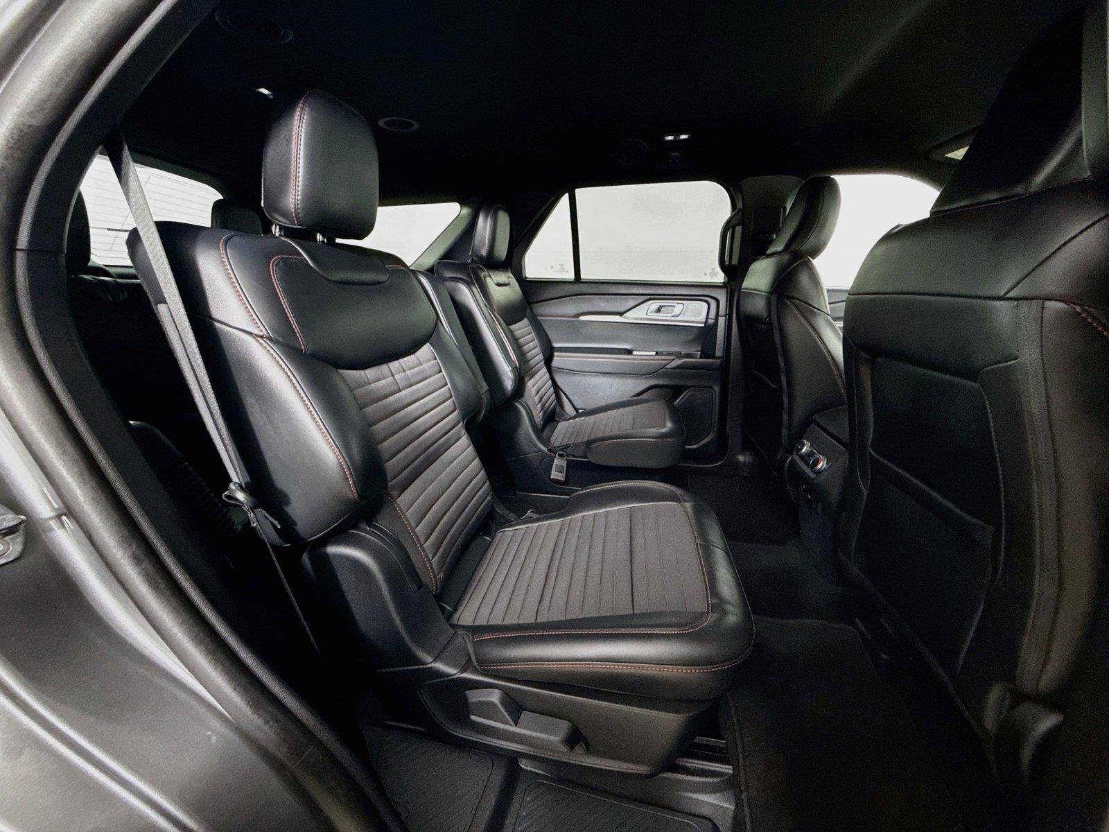 Used 2025 Gray Ford ST-Line image 30