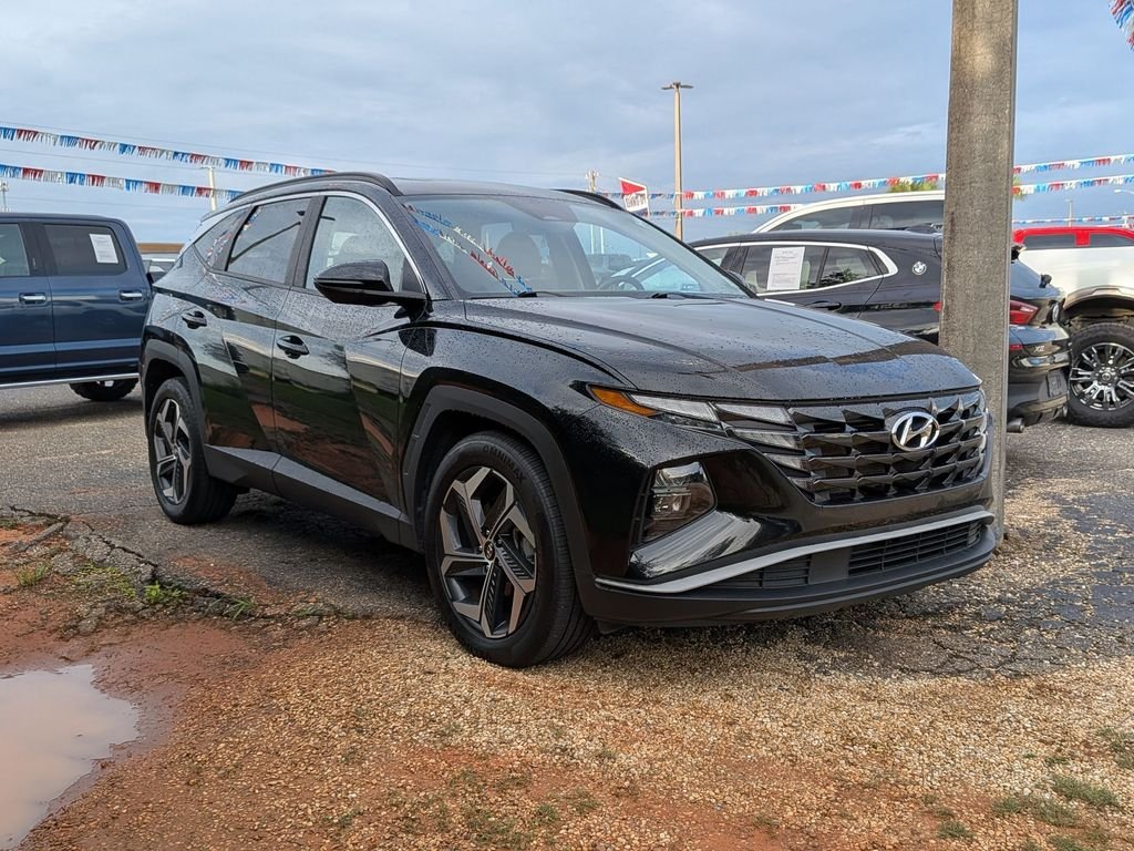 Used 2023 Black Hyundai SEL image 4