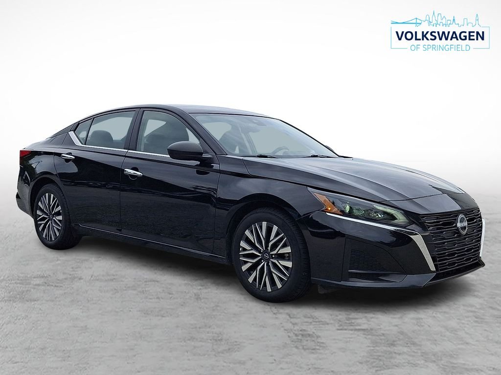 Used 2025 Black Nissan 2.5 SV image 1
