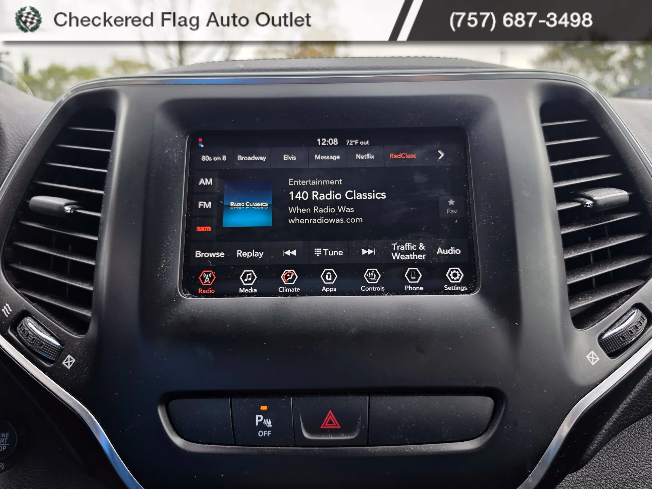 Used 2019 Diamond Black Jeep Latitude Plus image 13