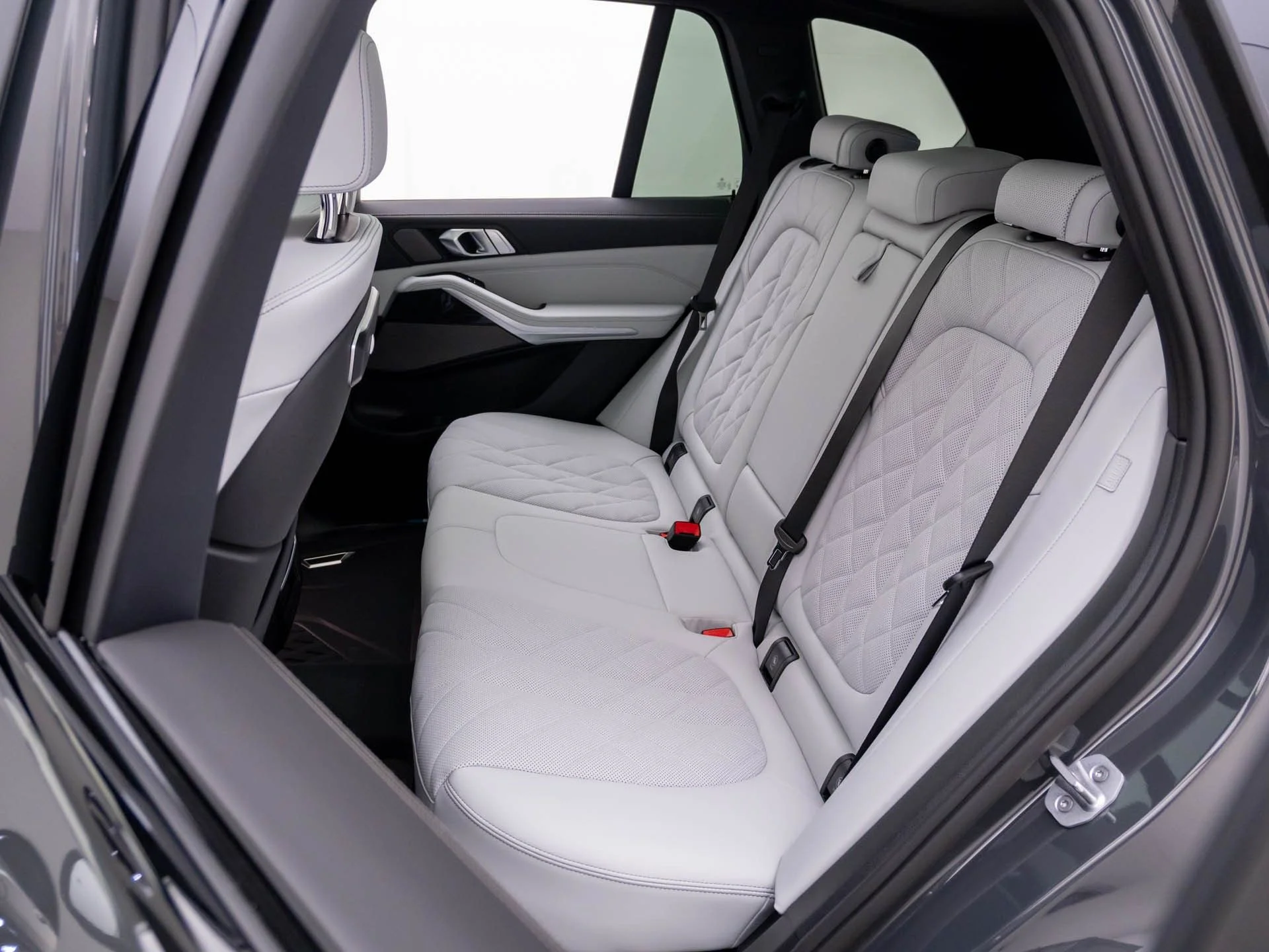 New 2026 Gray BMW xDrive40i image 14