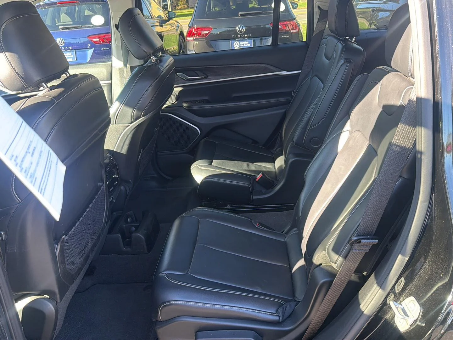 Used 2021 Diamond Black Crystal Pearlcoat Jeep Limited image 6