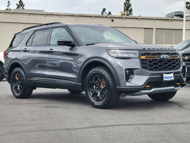 New 2026 Carbonized Gray Metallic Ford Tremor® image 28