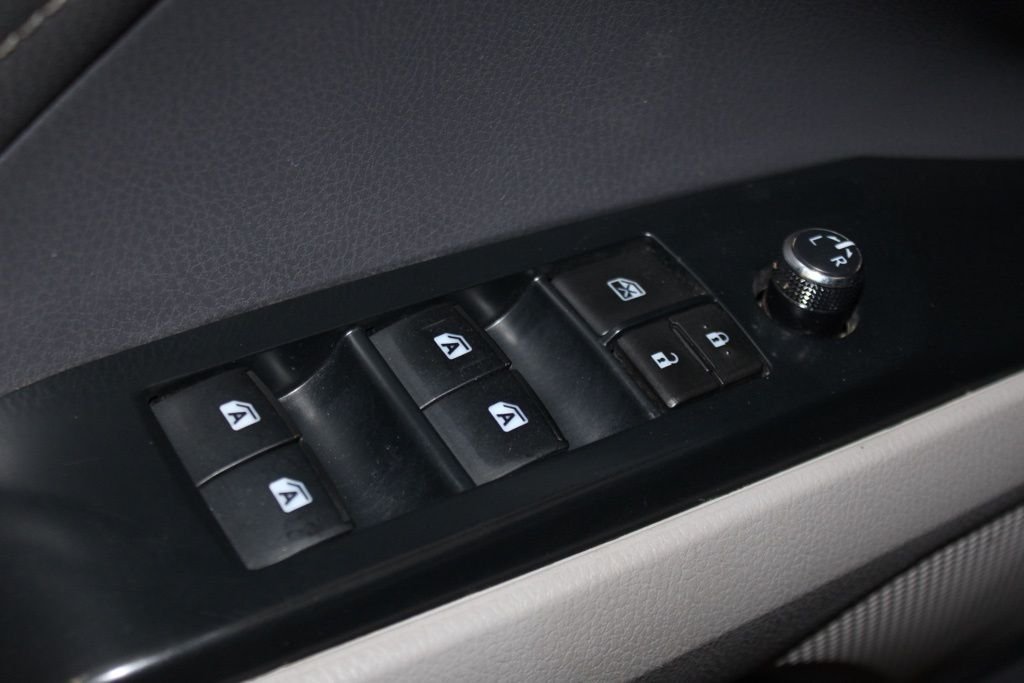 2018 Toyota Camry XSE - Photo 25