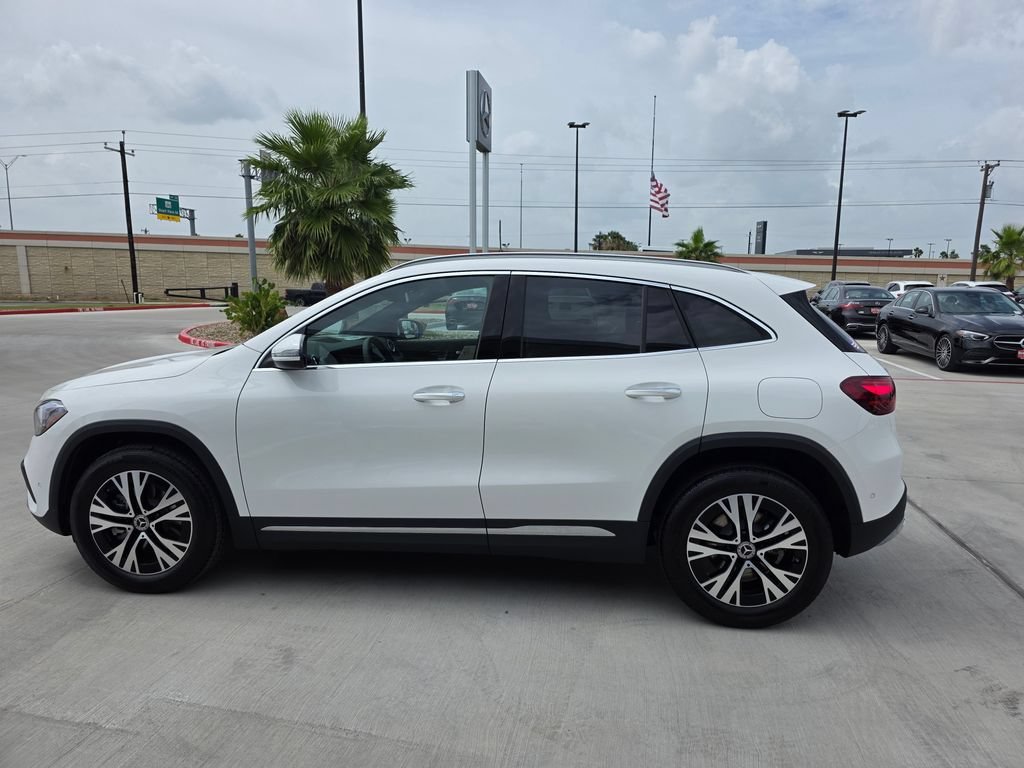 New 2026 Polar White Mercedes-Benz GLA 250 image 33