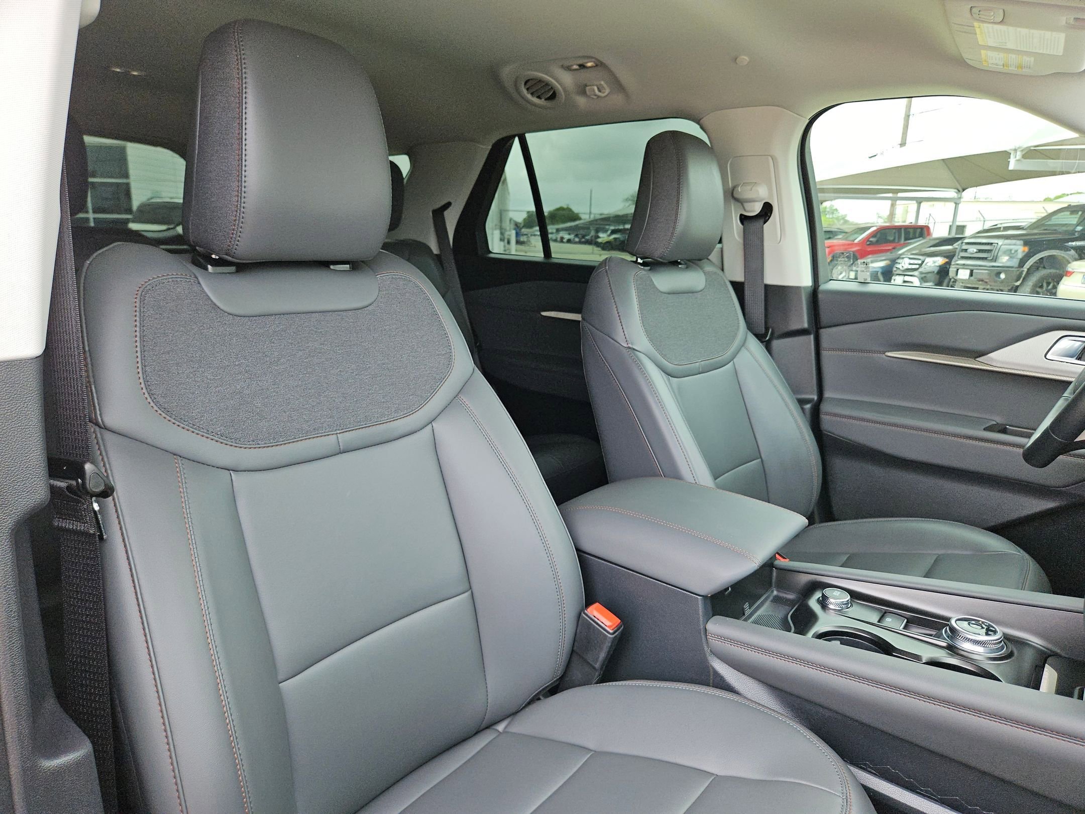 2025 Ford Explorer Active - Photo 31