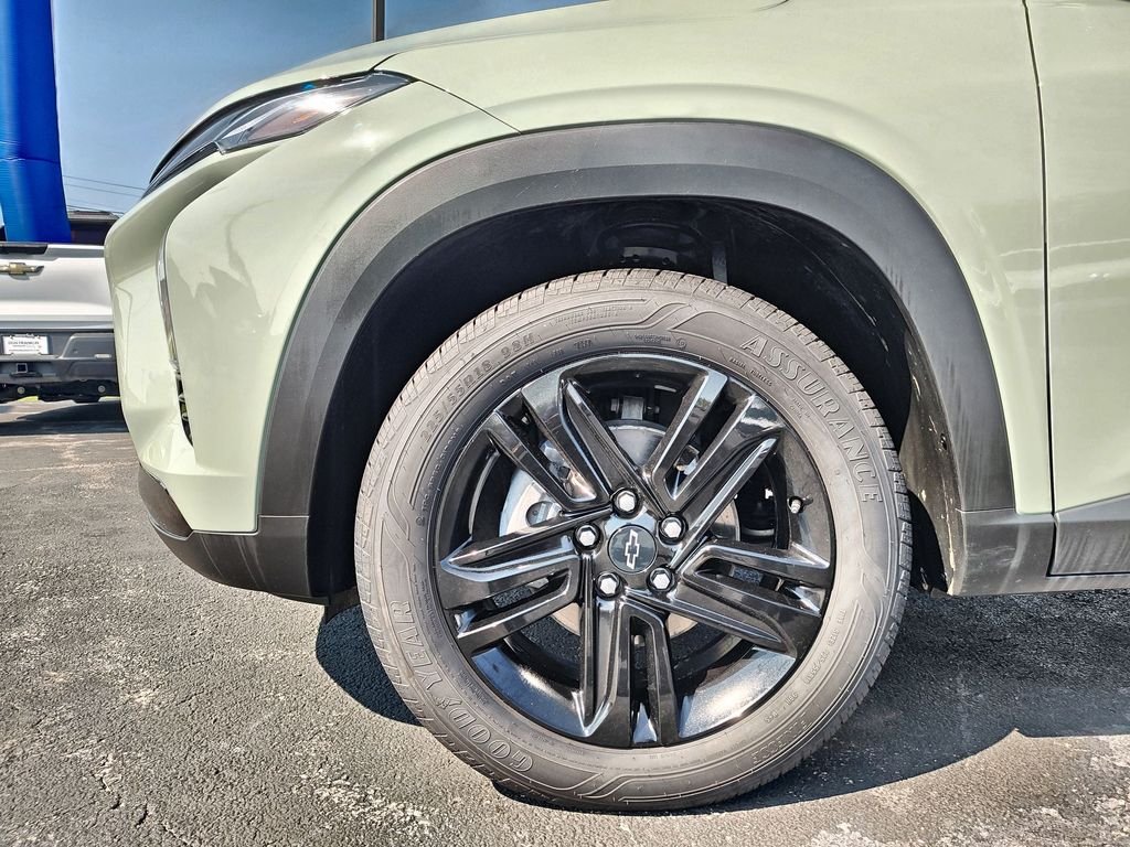 Used 2025 Green Chevrolet ACTIV image 10