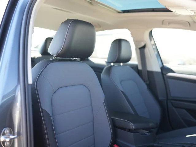 New 2026 Platinum Gray Metallic Volkswagen 1.5T SE image 22