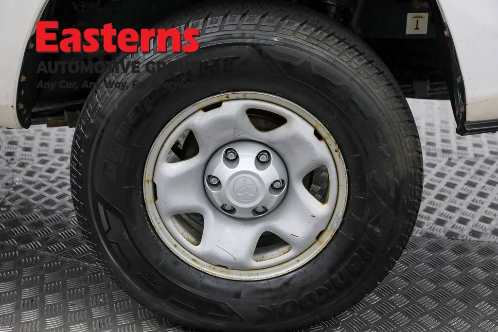 Used 2019 White Toyota SR image 29