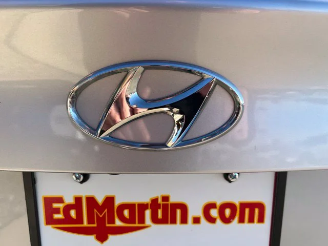 Used 2018 Silver Hyundai Value Edition image 31