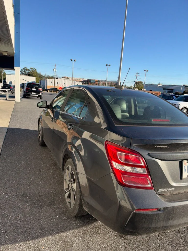 Used 2019 Gray Chevrolet Premier image 33
