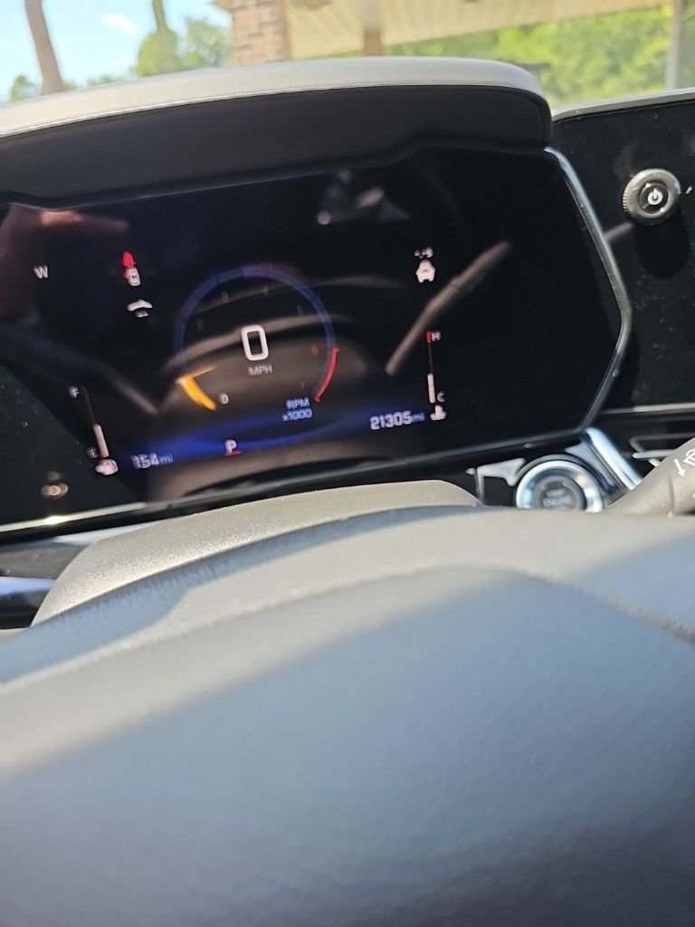 Used 2025 Yellow Chevrolet ACTIV image 3