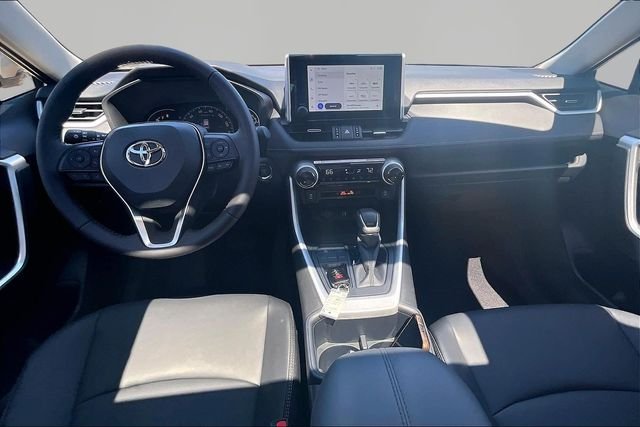 Used 2025 Silver Toyota XLE Premium image 15