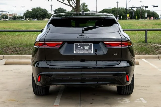 2026 Jaguar F-Pace R-Dynamic S - Photo 11