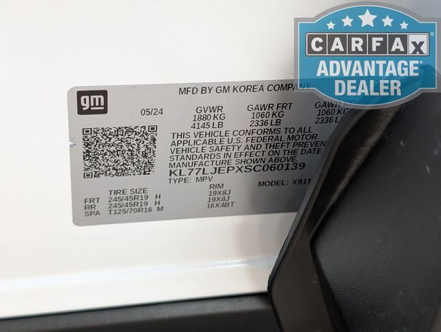 Used 2025 Summit White Chevrolet 2RS image 34