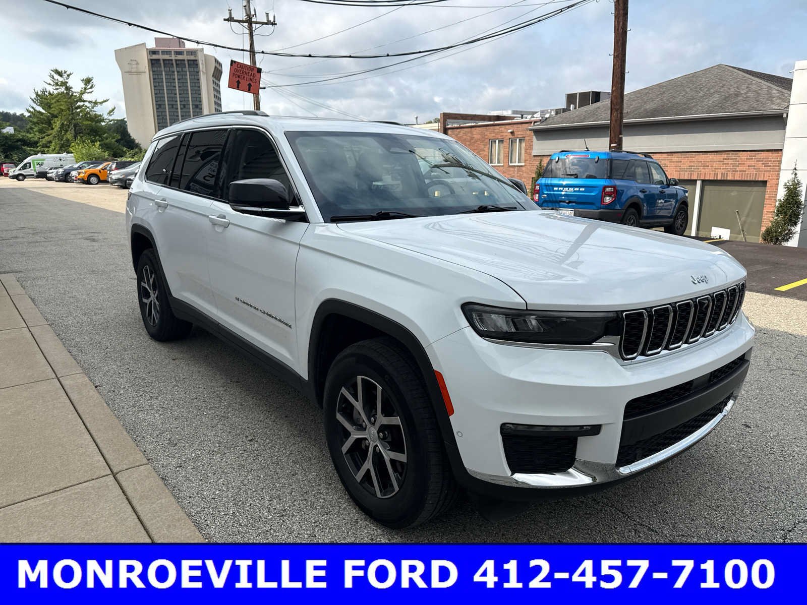 Used 2023 Bright White Clearcoat Jeep Limited image 3