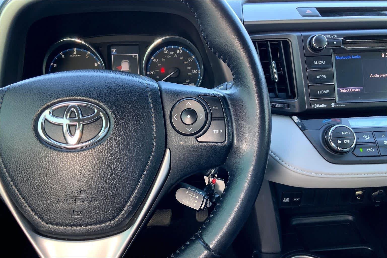 Used 2016 Super White Toyota XLE image 22