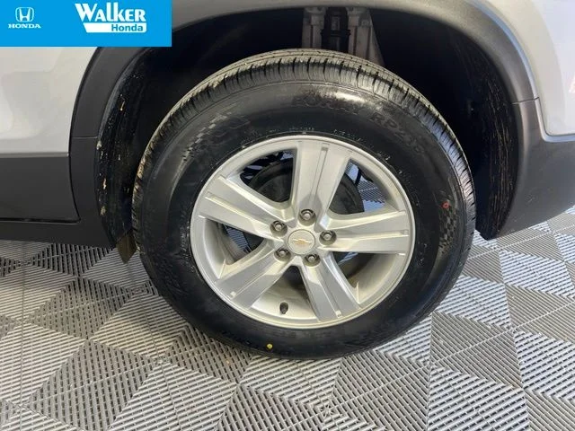 Used 2022 Silver Chevrolet LS image 36