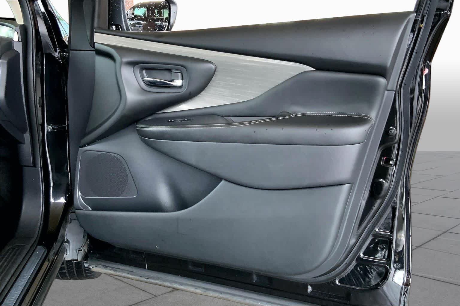 Used 2018 Magnetic Black Metallic Nissan S image 22
