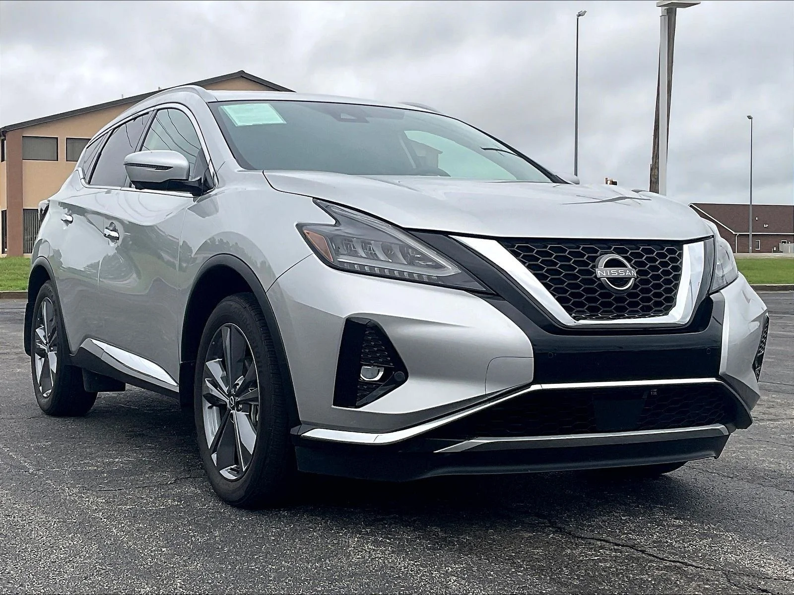 Used 2024 Brilliant Silver Metallic Nissan Platinum image 1