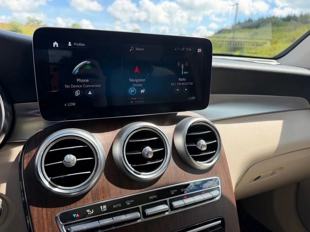 Used 2022 Black Mercedes-Benz GLC 300 image 27