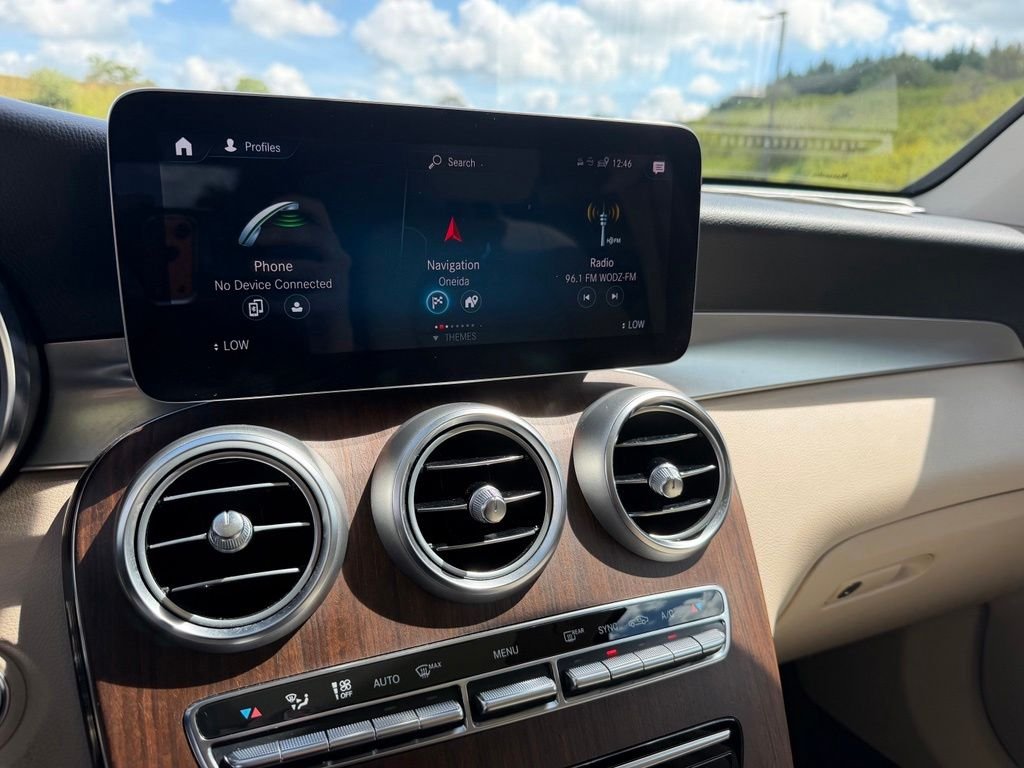 Used 2022 Black Mercedes-Benz GLC 300 image 27