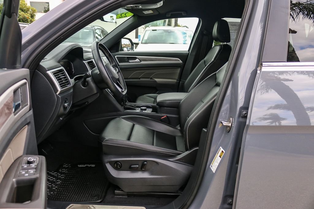 Used 2022 Gray Volkswagen 3.6L V6 SE w/Technology image 20
