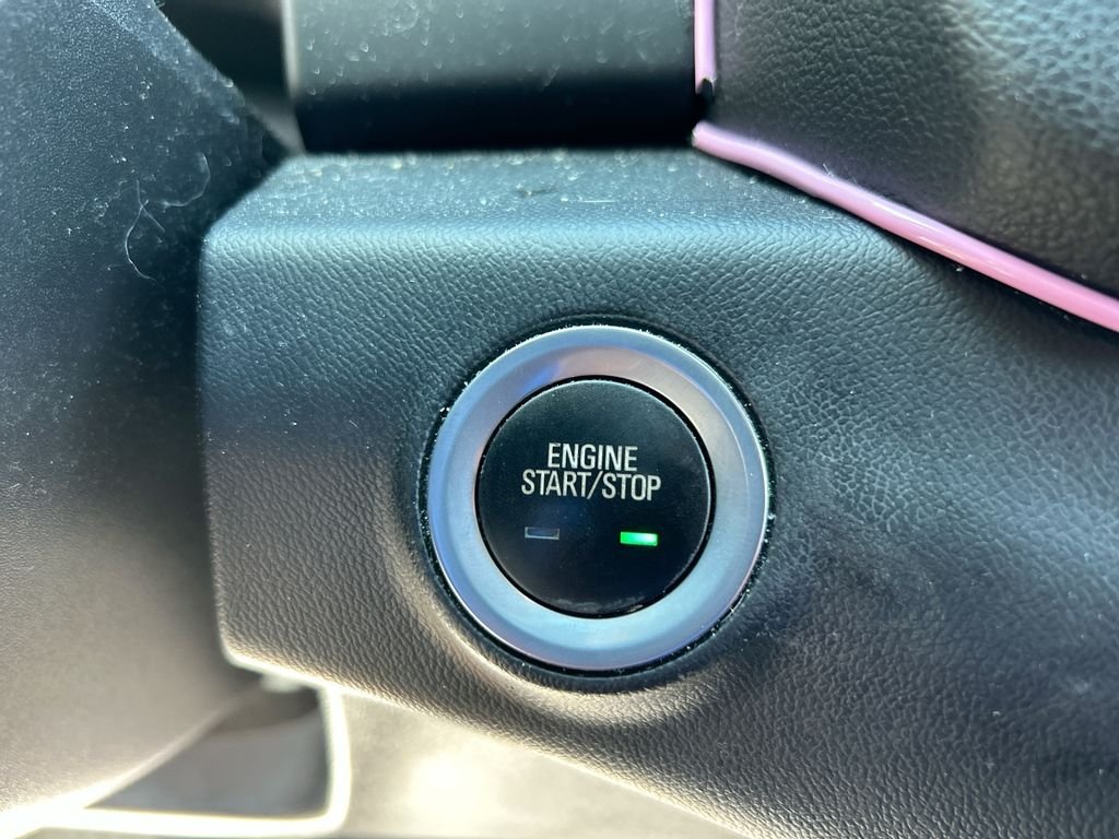 Used 2018 Black GMC SLE image 19