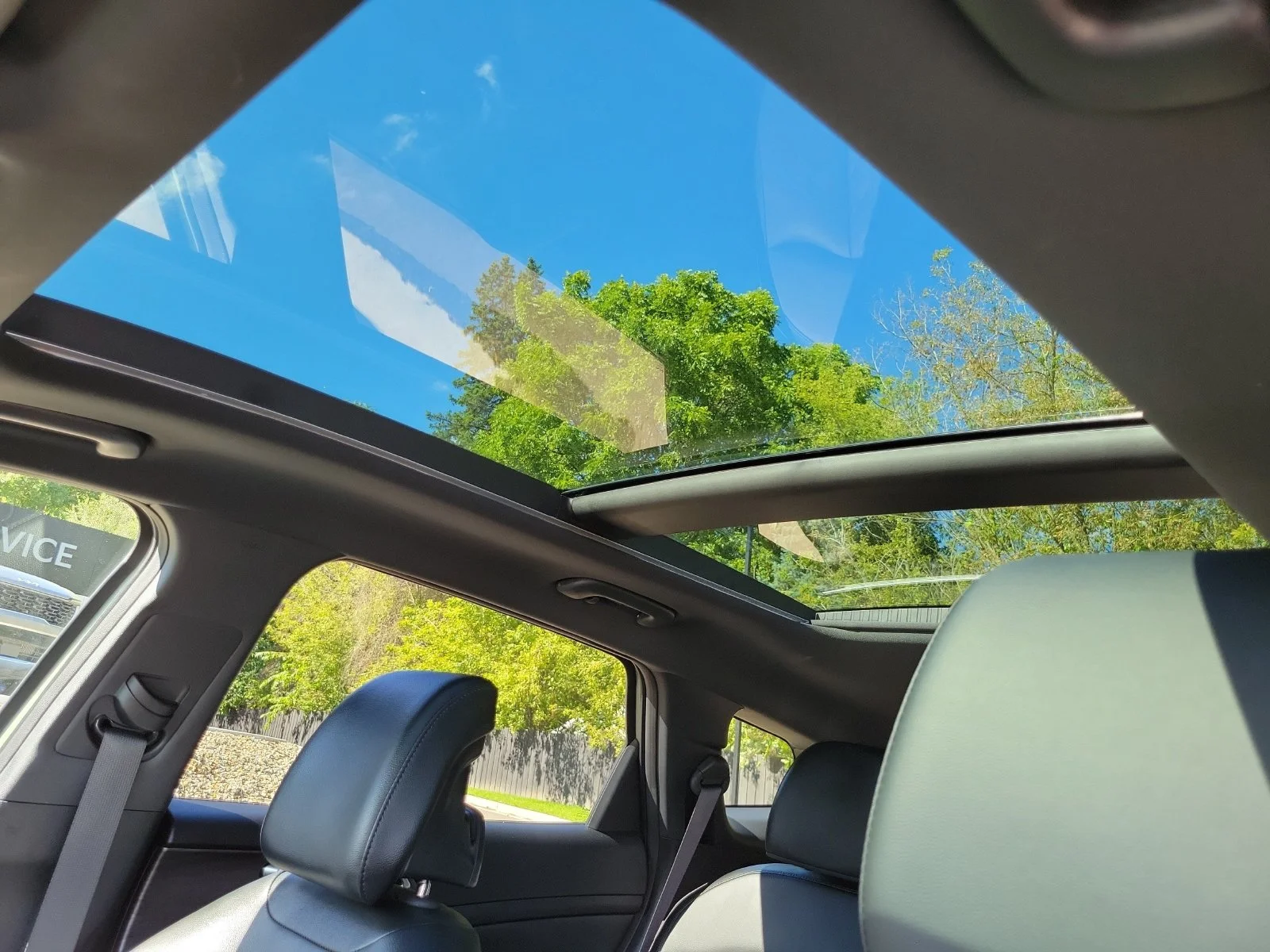 Certified Used 2025 Green Kia X-Line image 12