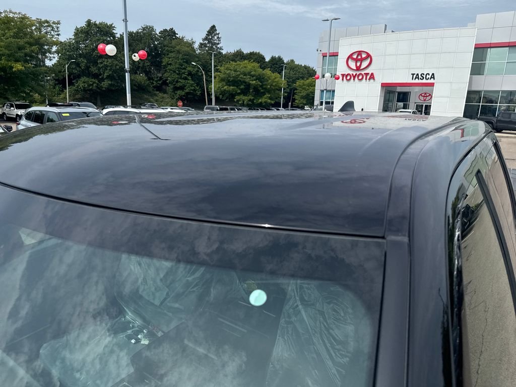New 2026 Midnight Black Metallic Toyota SR5 image 39