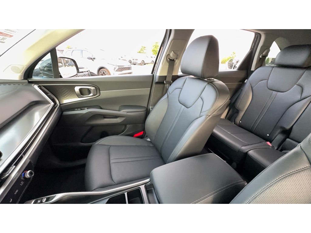 2026 Kia Sorento S photo 3