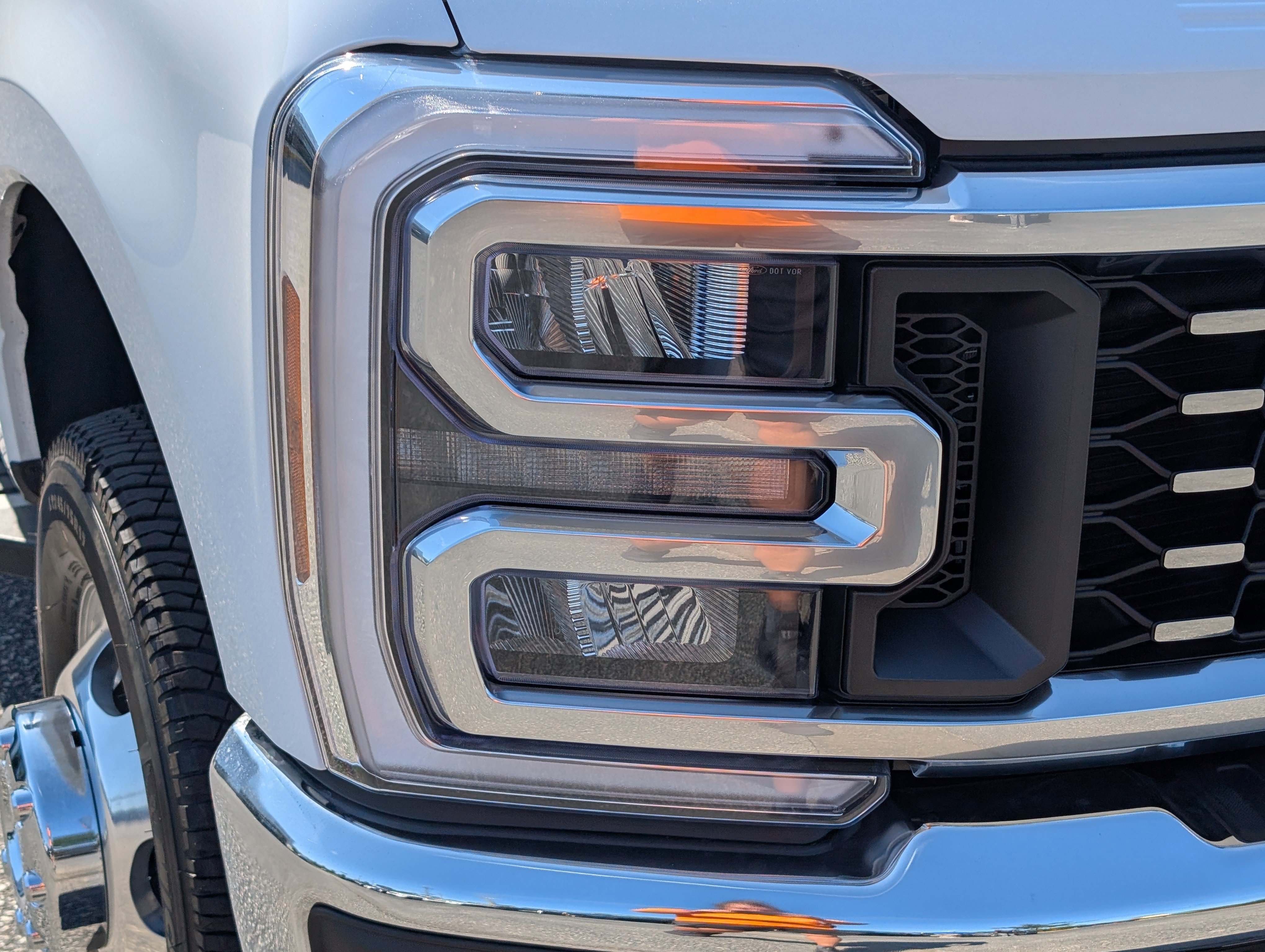 New 2026 Oxford White FORD F-350® Lariat® image 5