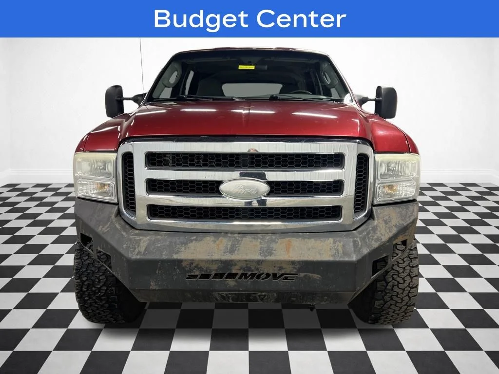Used 2005 Red Ford XLS image 3