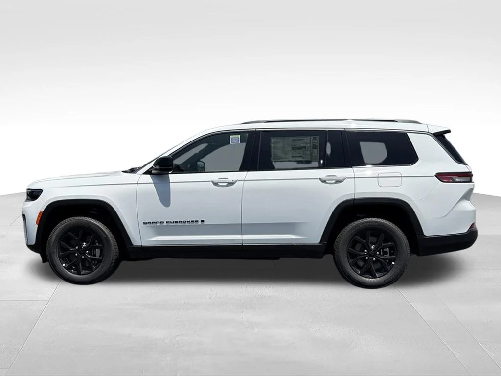 New 2026 Bright White Clear-Coat Exterior Paint Jeep Altitude image 6