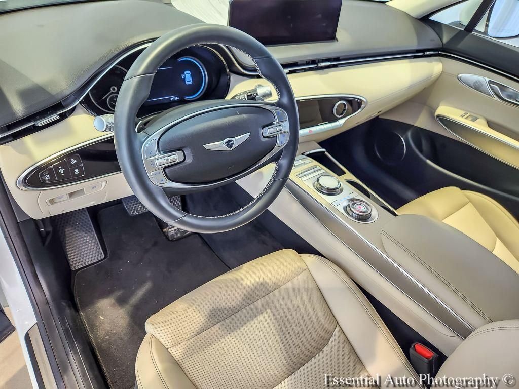 Used 2024 White Genesis 2.5T image 8