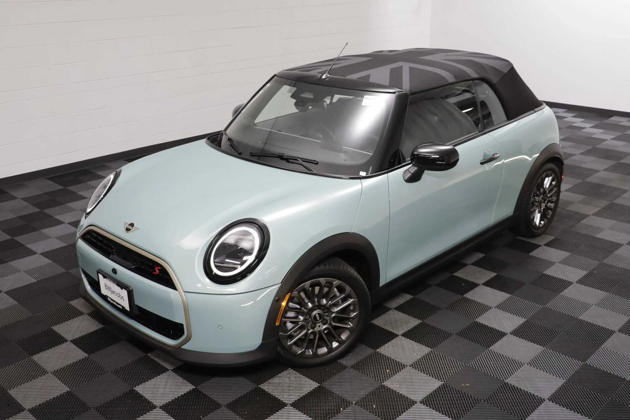 Certified Used 2026 Green Metallic MINI Iconic image 2