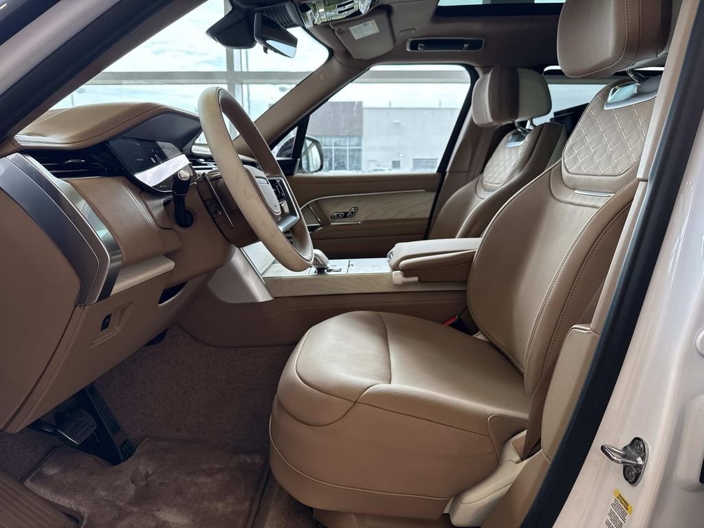 New 2026 Icy White Land Rover SV Signature Suite image 18