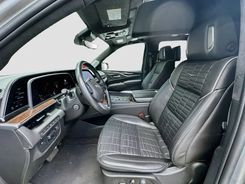 Used 2023 Silver Metallic Cadillac Sport Platinum image 22