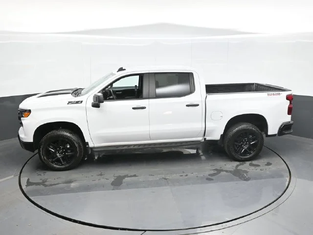 Used 2025 Summit White Chevrolet Custom Trail Boss image 12