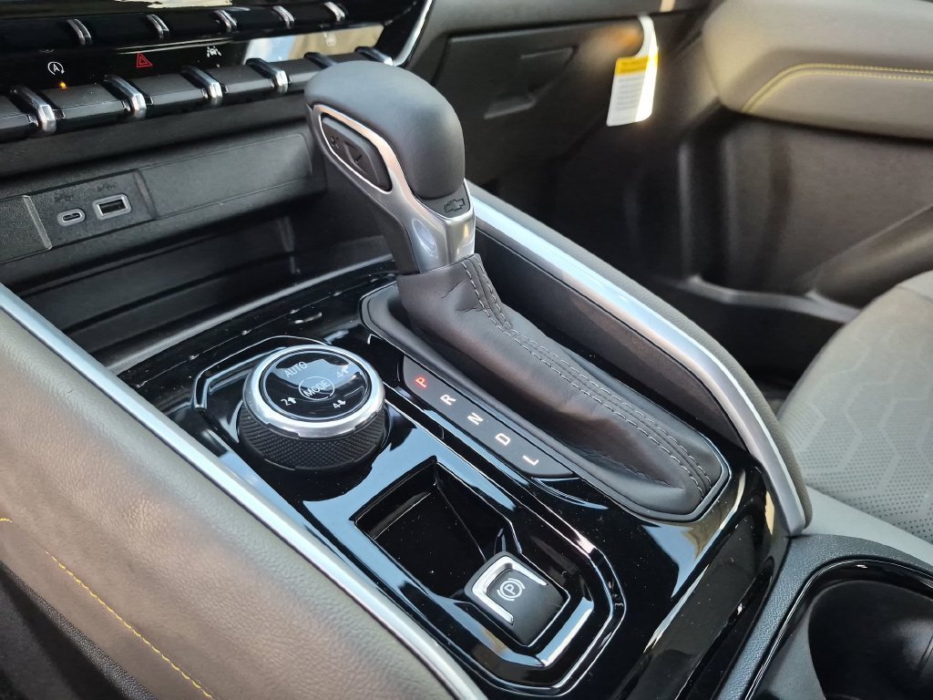 2026 Chevrolet Colorado ZR2 - Photo 24