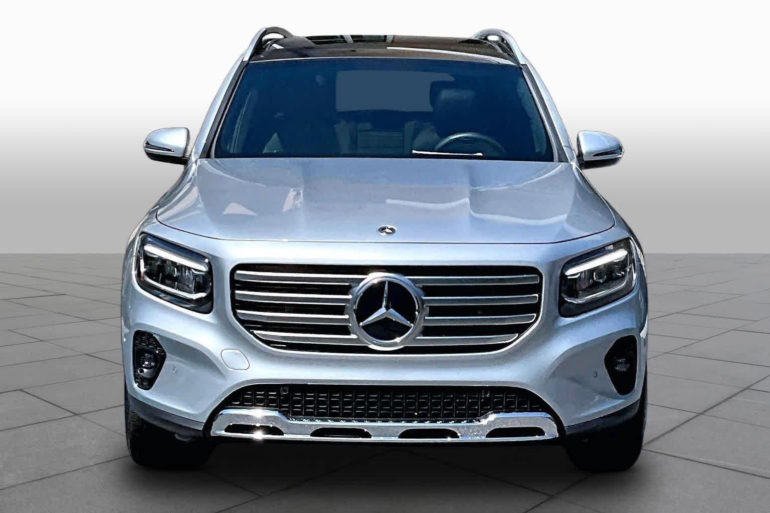 Used 2026 Cirrus Silver Metallic Mercedes-Benz GLB 250 image 4