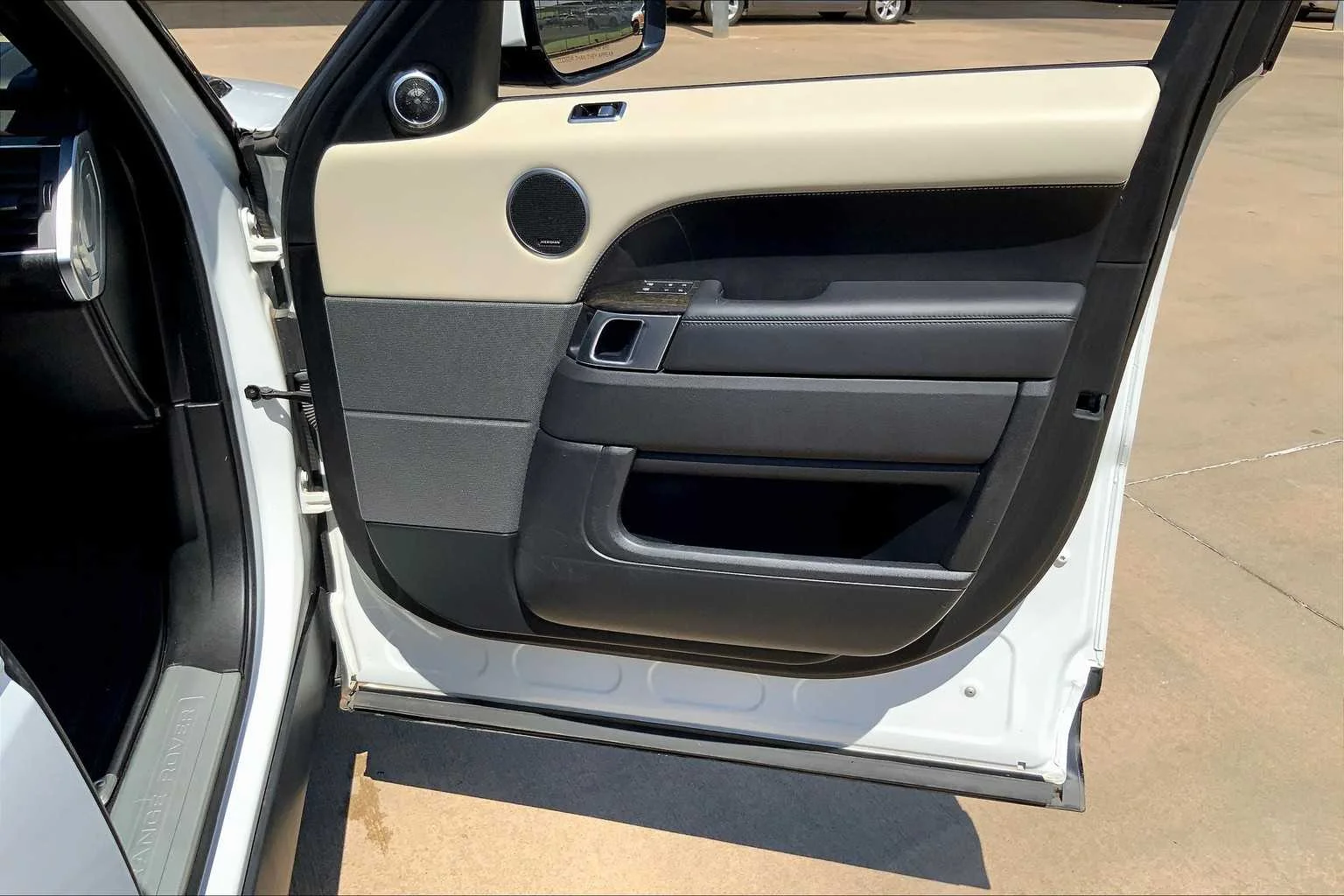 Used 2021 Fuji White Land Rover HSE Silver Edition image 52