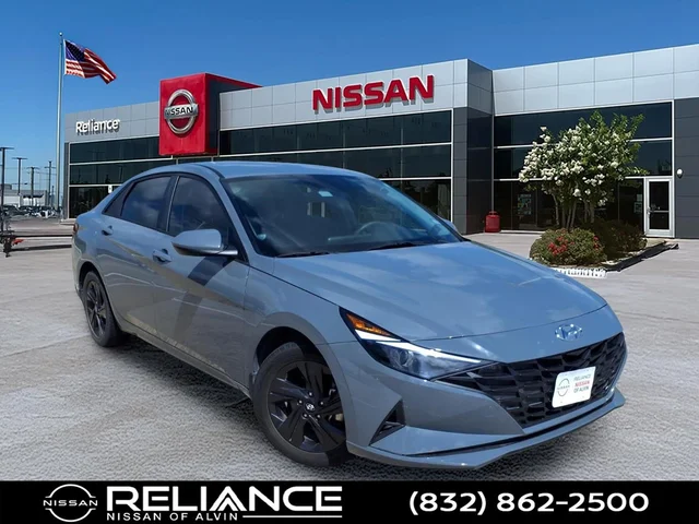 Pre-Owned 2022 Hyundai Elantra SEL