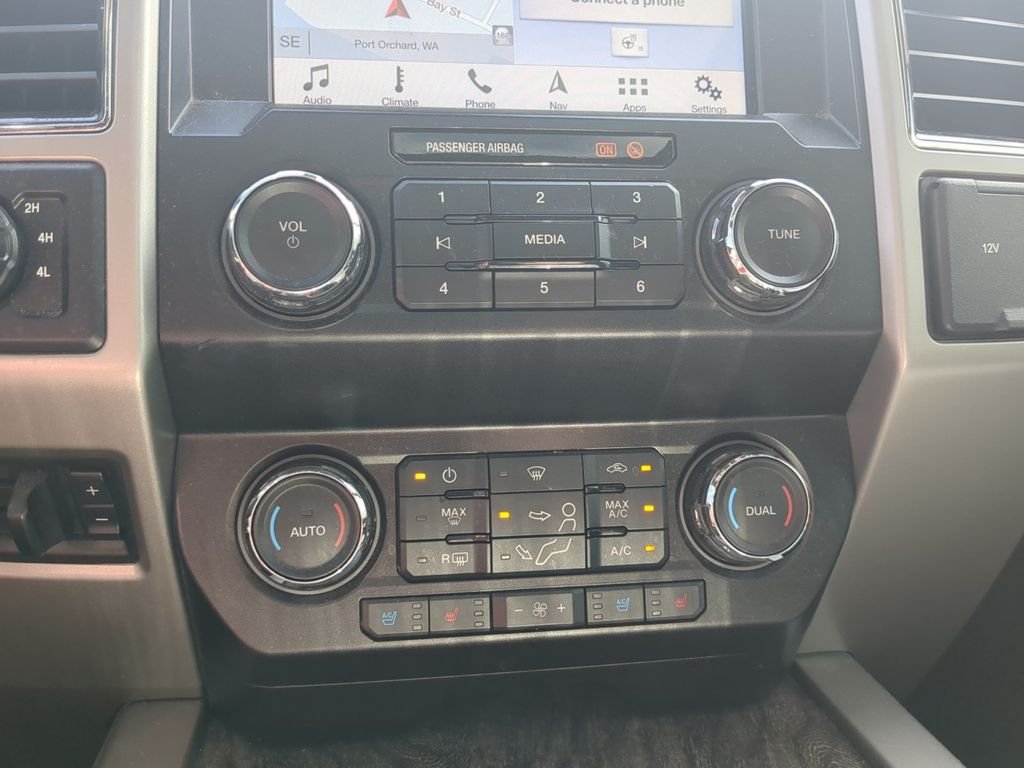 Used 2019 Black Metallic Ford Lariat image 27