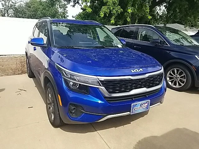 Used 2022 Blue Kia S image 4
