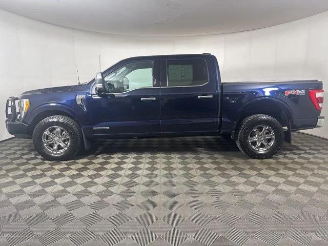 Used 2023 Blue Metallic Ford Lariat image 7